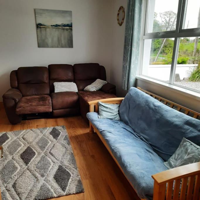 Cheerful Three Bedroom Country Cottage Ballina  Exteriér fotografie